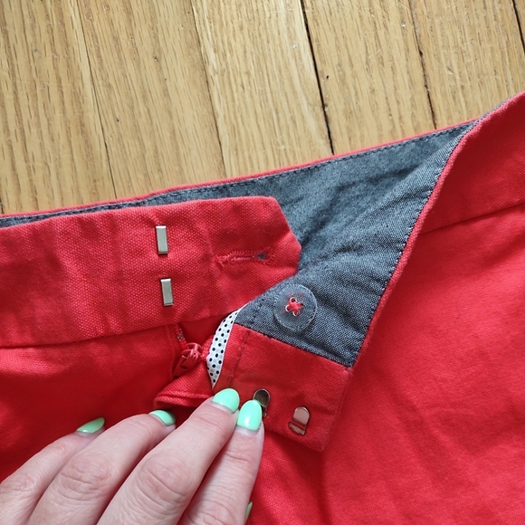 Banana Republic High Waist Red Shorts With Faux Pockets Size 6 - Picture 3 of 6